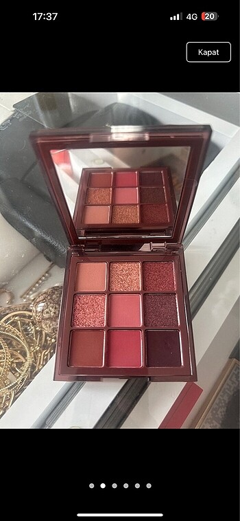 Huda Beauty Huda far paletti
