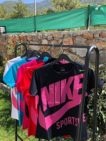 Nike Kadin T-shirt
