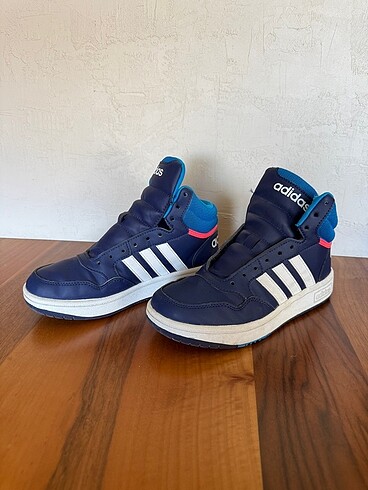 Adidas lacivert spor ayakkabı