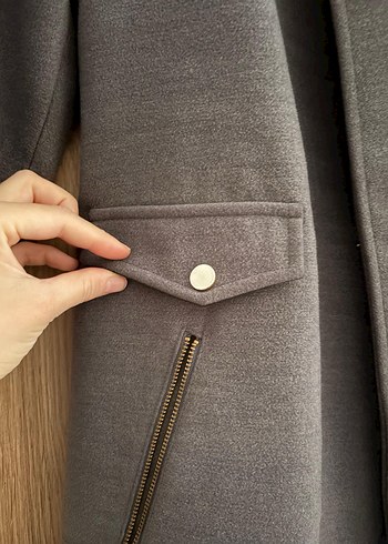 Fermuarlı ve Deri Detaylı Gri Kaban - Görsel 3
