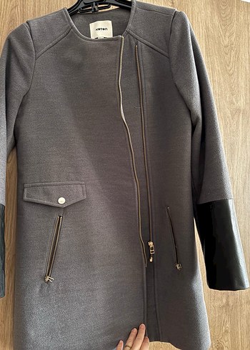 Fermuarlı ve Deri Detaylı Gri Kaban - Görsel 2