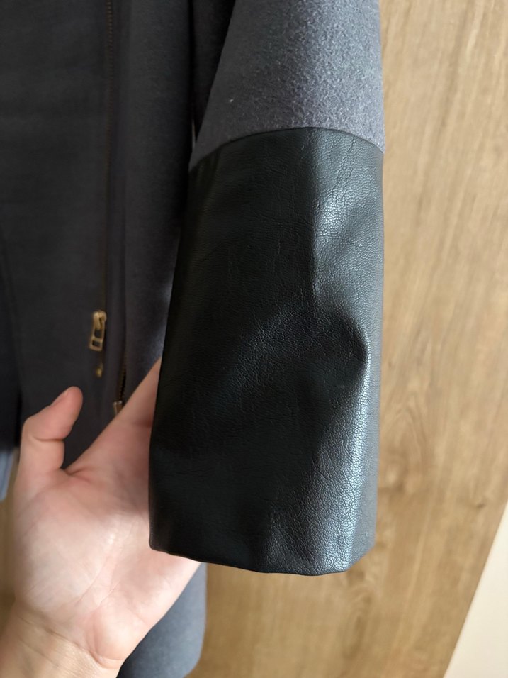 Fermuarlı ve Deri Detaylı Gri Kaban - Görsel 5