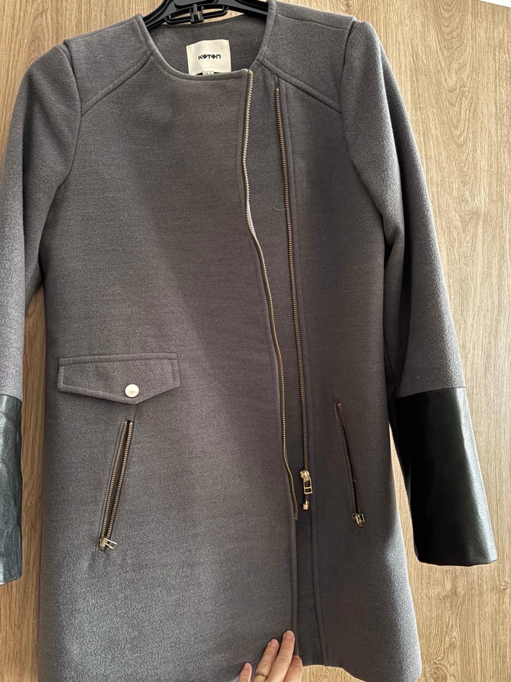 Fermuarlı ve Deri Detaylı Gri Kaban - Görsel 2