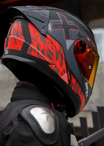 Koyu kırmızı desenli race kask modeli  - Görsel 3