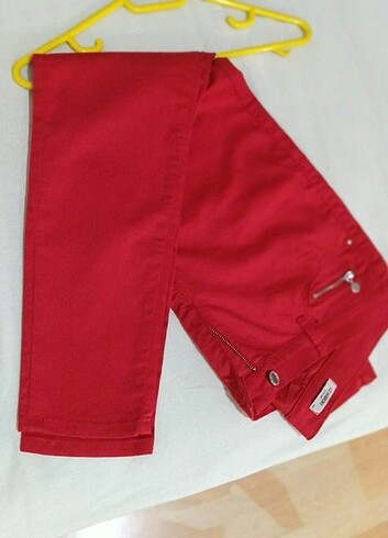 40 Beden kırmızı Renk Pantolon 