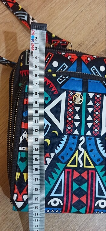 Diğer çok renkli çanta
