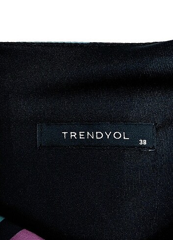 Desenli Şifon Fırfırlı Kısa Çan Elbise - Görsel 4