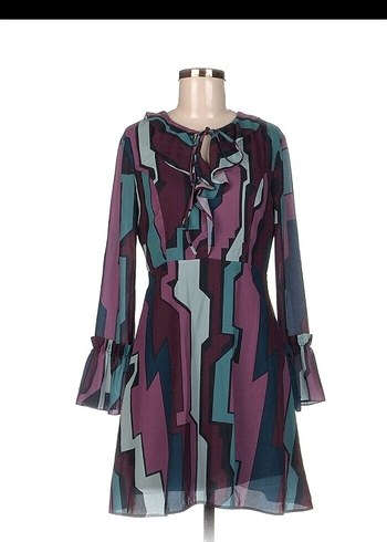 Desenli Şifon Fırfırlı Kısa Çan Elbise - Görsel 5