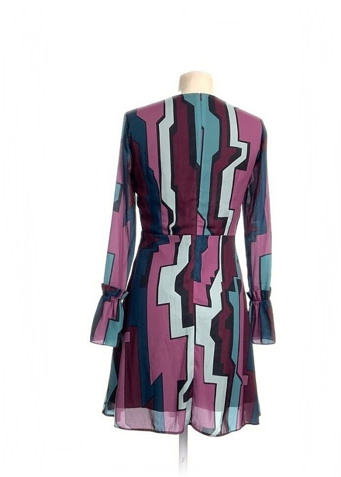 Desenli Şifon Fırfırlı Kısa Çan Elbise - Görsel 3