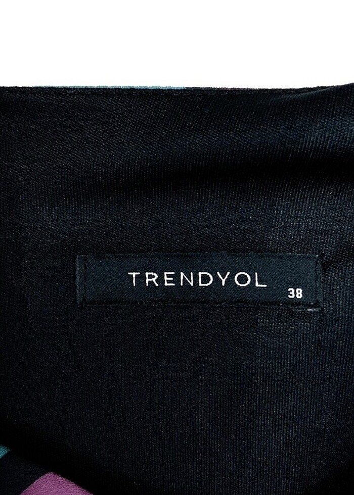 Desenli Şifon Fırfırlı Kısa Çan Elbise - Görsel 4