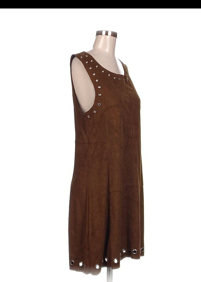 SÜET KUŞGÖZÜ DETAYLI KISA ELBİSE - Görsel 3