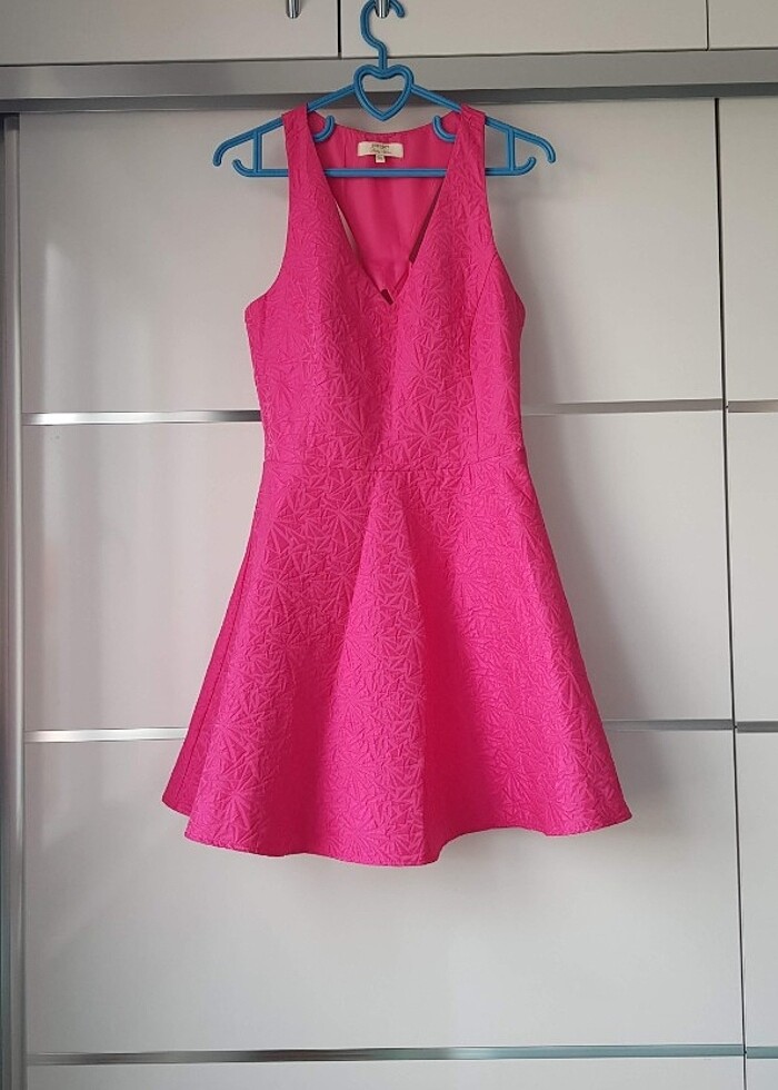 Pembe Sırt Dekolteli Barok Çan Elbise - Görsel 4