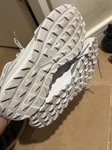 38,5 Beden beyaz Renk Adidas esnek ayakkabı