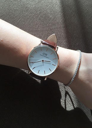 Daniel Wellington saat