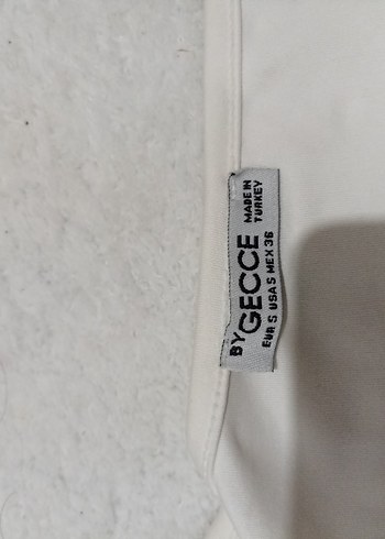 Tek Omuzlu Beyaz Crop Top - Görsel 2