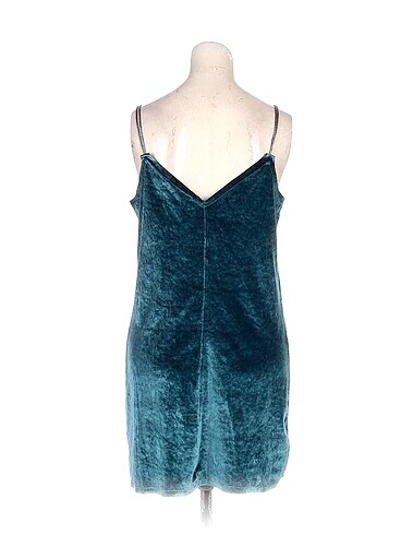 l Beden Pull and Bear Kısa Elbise %70 İndirimli.
