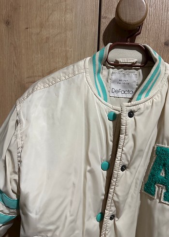 Beyaz Nakışlı Erkek Çocuk Street Wear Mont - Görsel 2