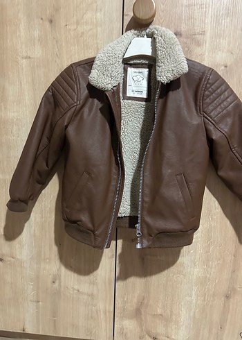 Kahverengi Kürklü Erkek Çocuk Deri Ceket - Görsel 3