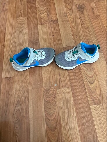 30 Beden Nike erkek çocuk ayakkabısı