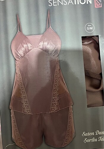 Kutulu saten pijama takımı