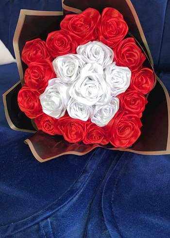 Kırmızı Beyaz Gül Desenli İsteme Çiçeği - Görsel 4