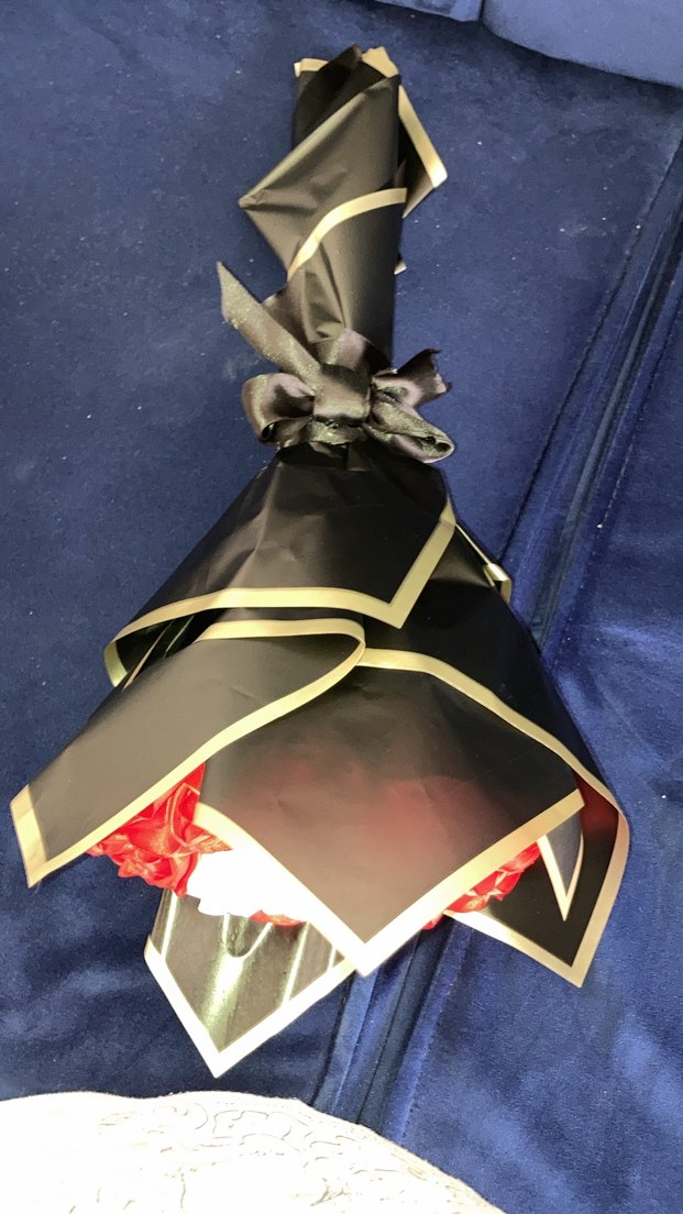 Kırmızı Beyaz Gül Desenli İsteme Çiçeği - Görsel 5