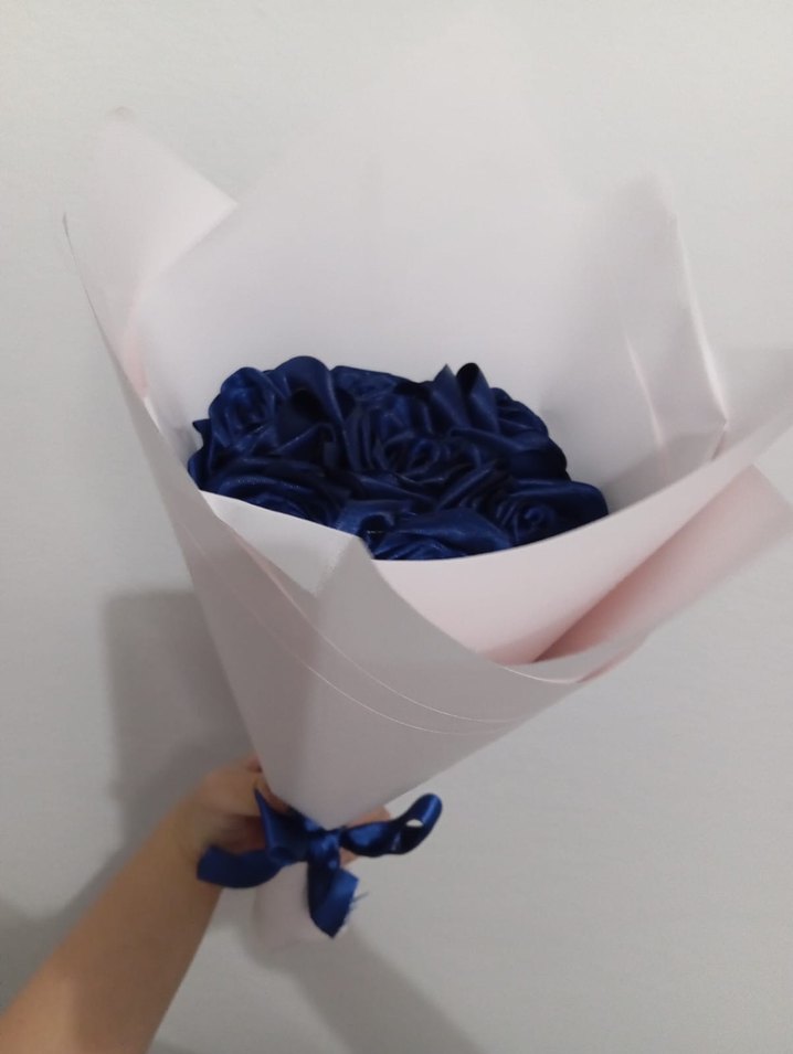 Koyu Mavi Saten Gül Buketi - Görsel 2