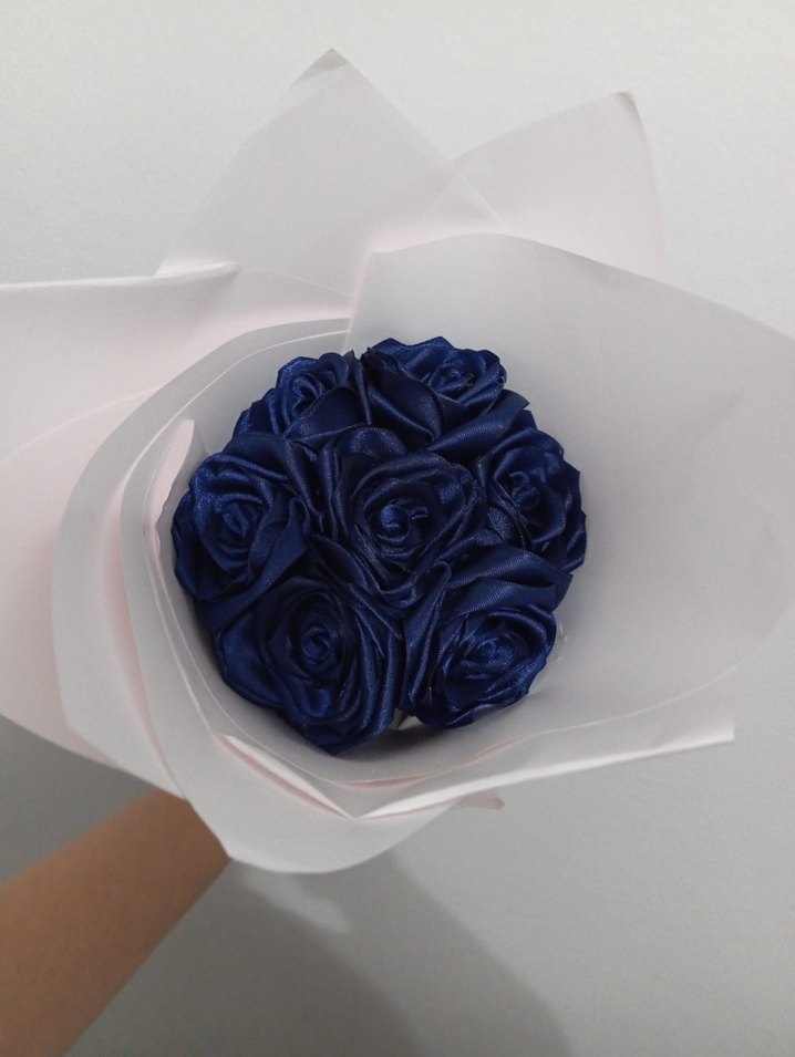 Koyu Mavi Saten Gül Buketi - Görsel 3