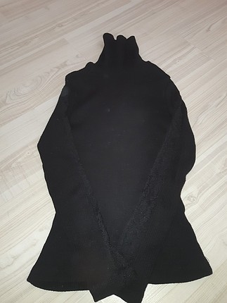 Siyah boğazlı kazak
