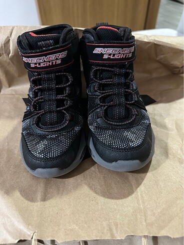 Skechers kışlık ayağı sıcak tutuna bot