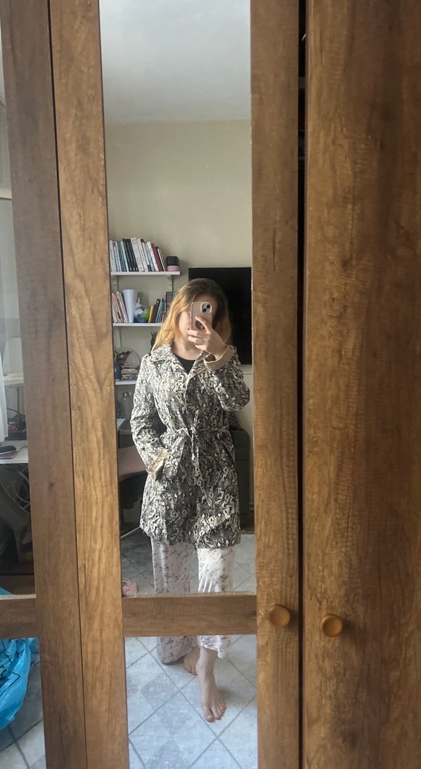 Gri Yılan Desenli Düğmeli Ceket - Görsel 2