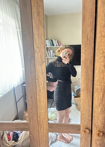 Siyah Dantel Detaylı Süet Midi Elbise - Görsel 3