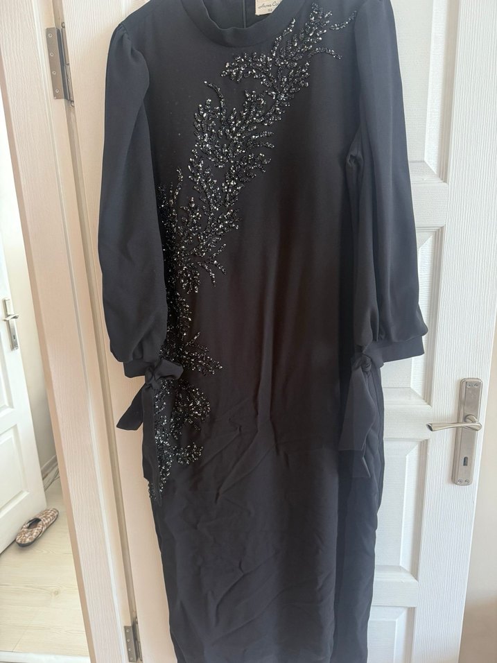 Boncuk İşlemeli Siyah Uzun Abiye Elbise - Görsel 4