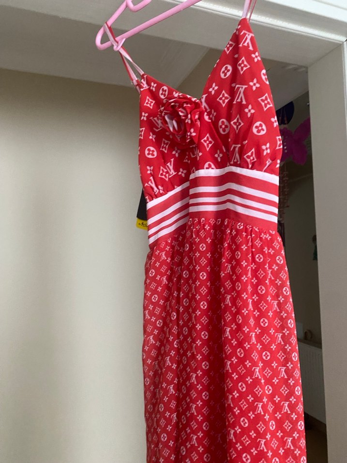 Askılı astarlı etiketli yeni  uzun elbise - Görsel 4