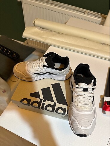 Adidas Adidas 30 numara çocuk ayakkabısı