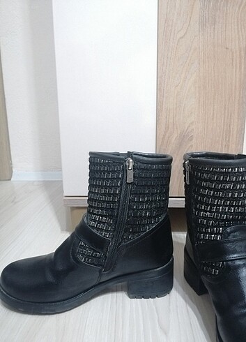 38 Beden Kısa siyah bot 