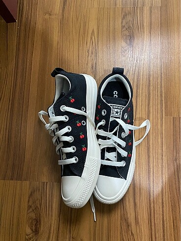 Siyah converse