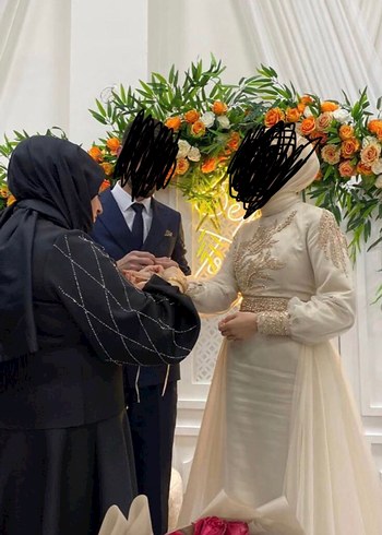 Drapeli Beyaz Uzun Kollu Sade Nişan Elbisesi - Görsel 3