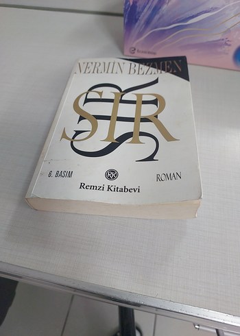 Sır - Nermin Bezmen - Görsel 2