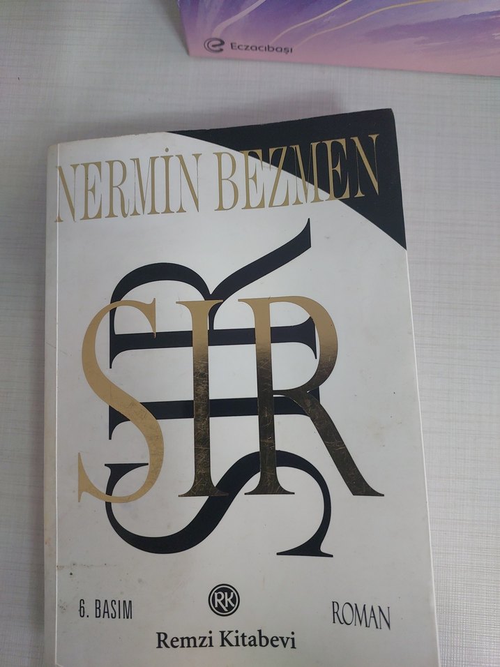 Sır - Nermin Bezmen - Görsel 3