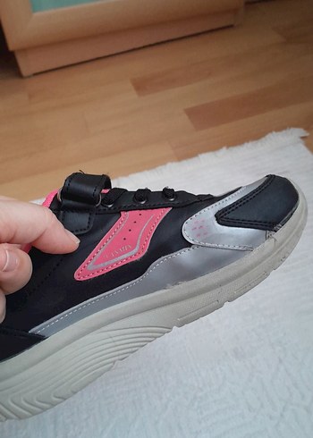 Kız Çocuk Pembe Renkli Spor Ayakkabı - Görsel 3