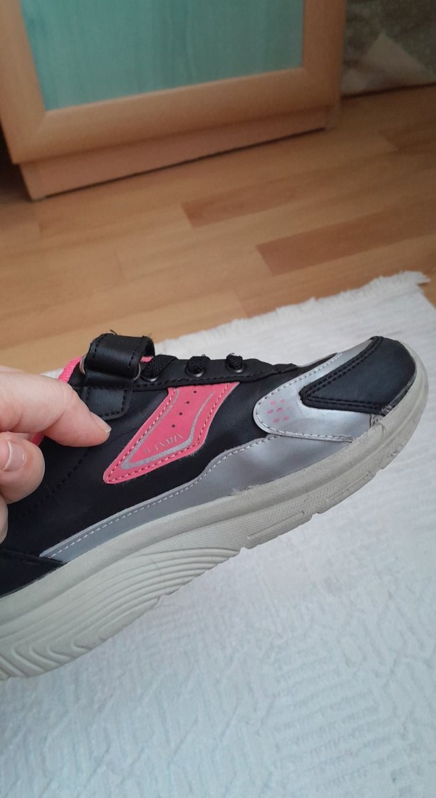 Kız Çocuk Pembe Renkli Spor Ayakkabı - Görsel 3