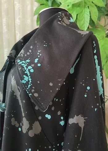 Uzun Bağcıklı Mavi Batik Desenli kaban - Görsel 5