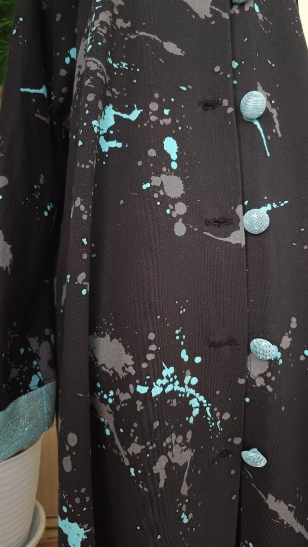 Uzun Bağcıklı Mavi Batik Desenli kaban - Görsel 3