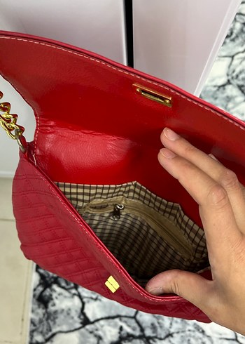 Beden Kırmızı Deri Zincir Detaylı çant