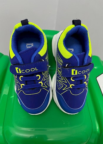 Renkli Bağcıklı Erkek Çocuk Spor Ayakkabı