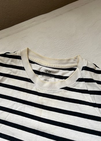 Unisex  Siyah Beyaz Çizgili Kısa Kollu Tişört - Görsel 2