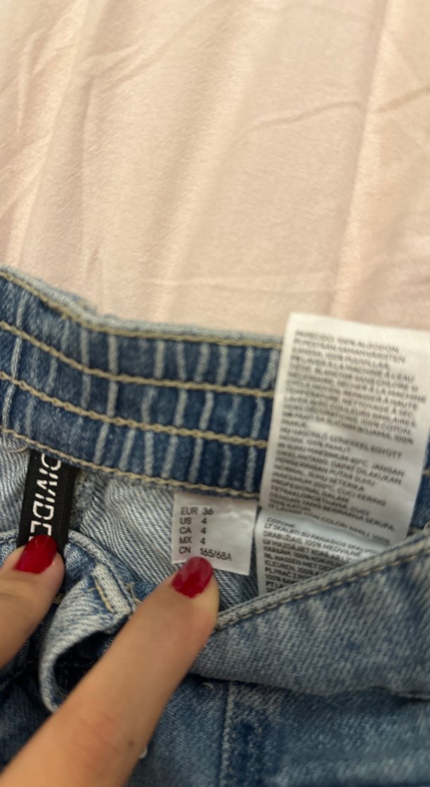 Açık Mavi Denim Şort H&M y2k tarzında Mini şort — görsel 2/4