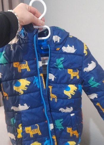 Erkek Çocuk Mavi Desenli Şişme Mont - Görsel 4