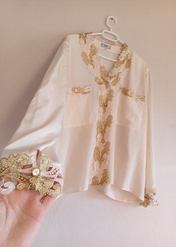 Nakışlı Beyaz Kadın V Yaka Gömlek - Görsel 3